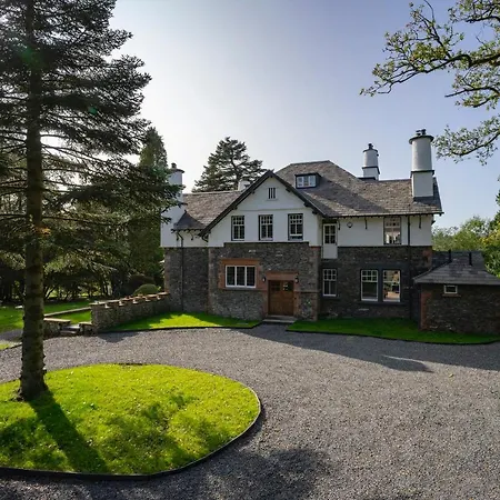 The Sanctuary - Spacious Studio - Stunning Lake Views *