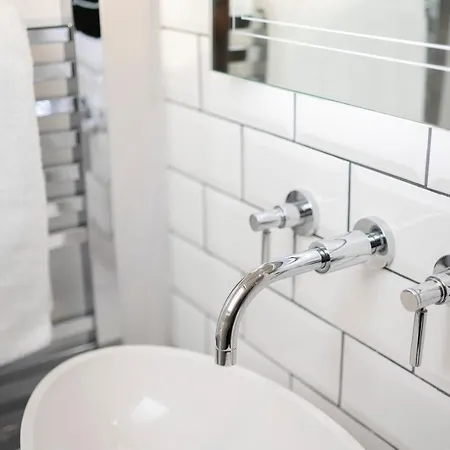 The Sanctuary - Spacious Studio - Stunning Lake Views * Windermere